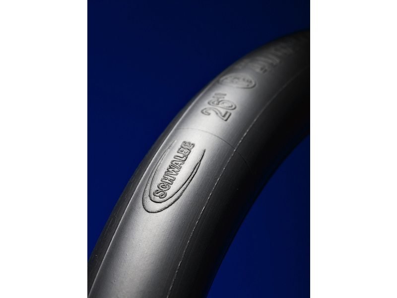 Schwalbe Bnb Dv4 16 X 1 3 /8 - 18 x 1.35 hv 32mm